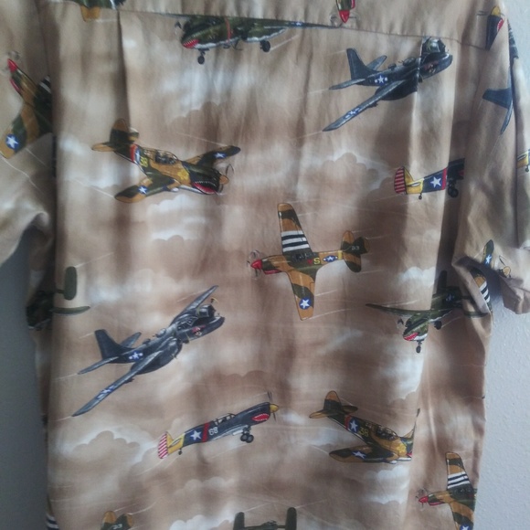 Airplane pattern RJC Made in Hawaii Mens Shirt - Picture 6 of 8